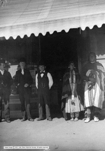Men in front of Broom Hotel